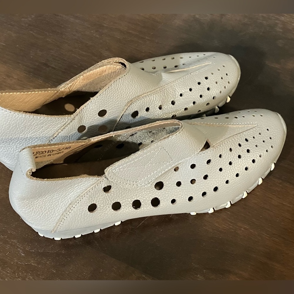Litfoot Gray Leather Sneakers | Size 40 / 9 | Velcro Closure